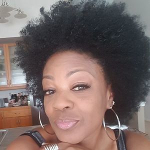 Meet your Posher, Cleo